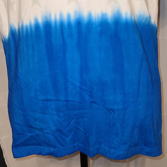 Levi's red white blue shirt - Picture 5 of 16